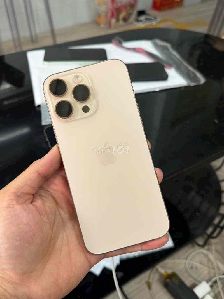 Apple iPhone 16 Pro Max 256GB Vàng 98%. Mua bán Điện thoại tại Thành phố Thuận An Bình Dương được đăng bởi Hảo Lê Premium hình 1