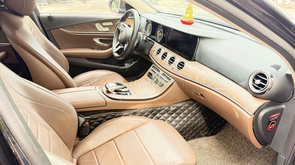 Mercedes Benz E Class 2019 E200 - 119000 km. Mua bán Ô tô tại Quận 12 Tp Hồ Chí Minh được đăng bởi Lê Trung Chính hình 6