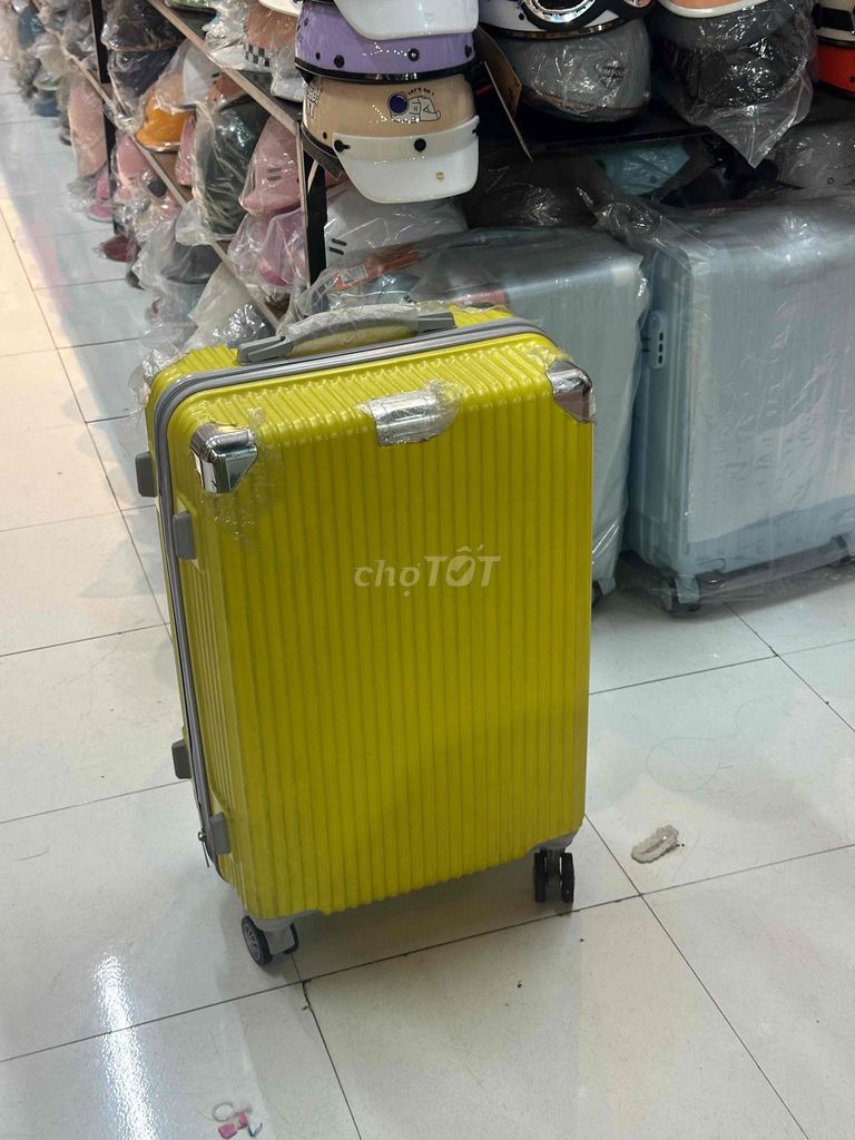 Vali du lịch Vàng 24 inch Bánh xe 360. Mua bán Túi xách tại Quận Cẩm Lệ Đà Nẵng được đăng bởi Trương Thị Ngọc Diễm hình 1