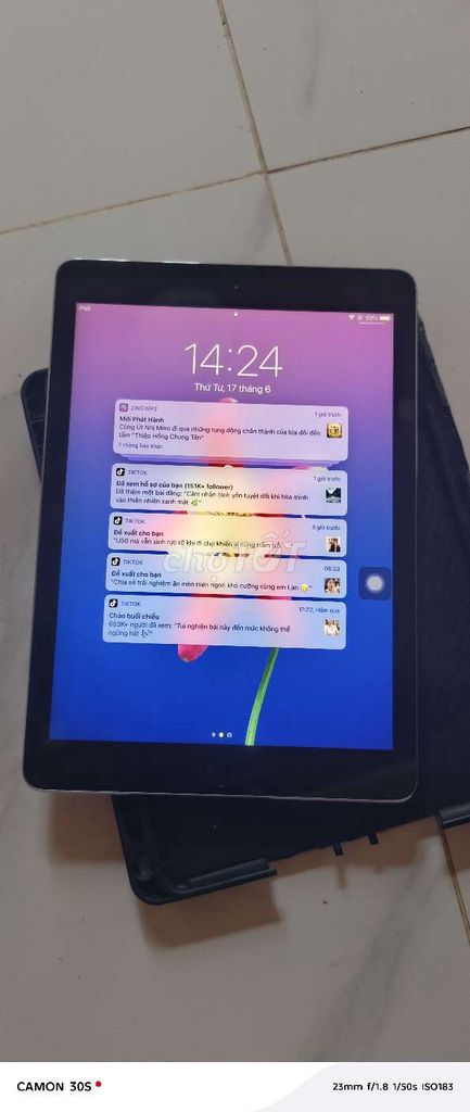 Apple iPad Air Xám 16GB. Mua bán Máy tính bảng tại Huyện Trảng Bom Đồng Nai được đăng bởi Đinh Tuấn hình 1