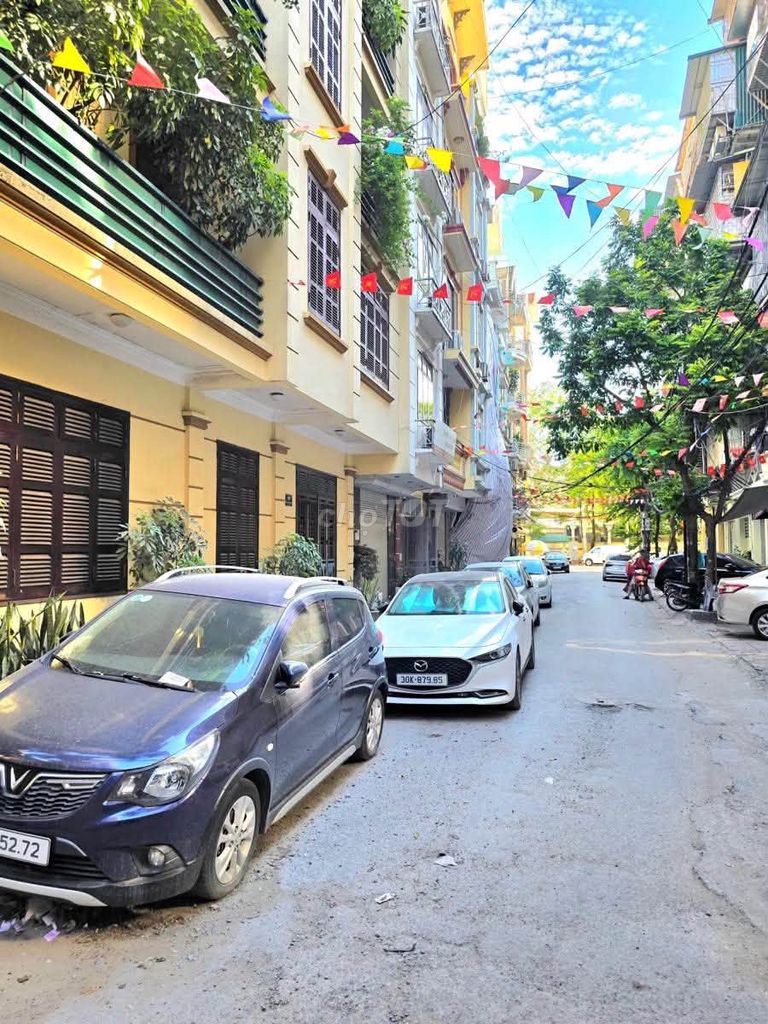 Bán nhà Trần Quốc Hoàn, Cầu Giấy, 45m2, ô tô, kinh doanh