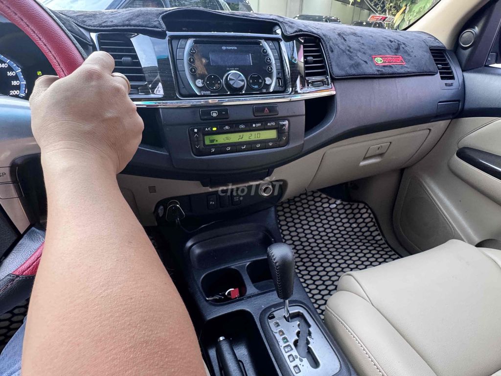 Toyota Fortuner 2014 2.7V 4x4 - 100000 km. Mua bán Ô tô tại Quận 12 Tp Hồ Chí Minh được đăng bởi Tân hình 13