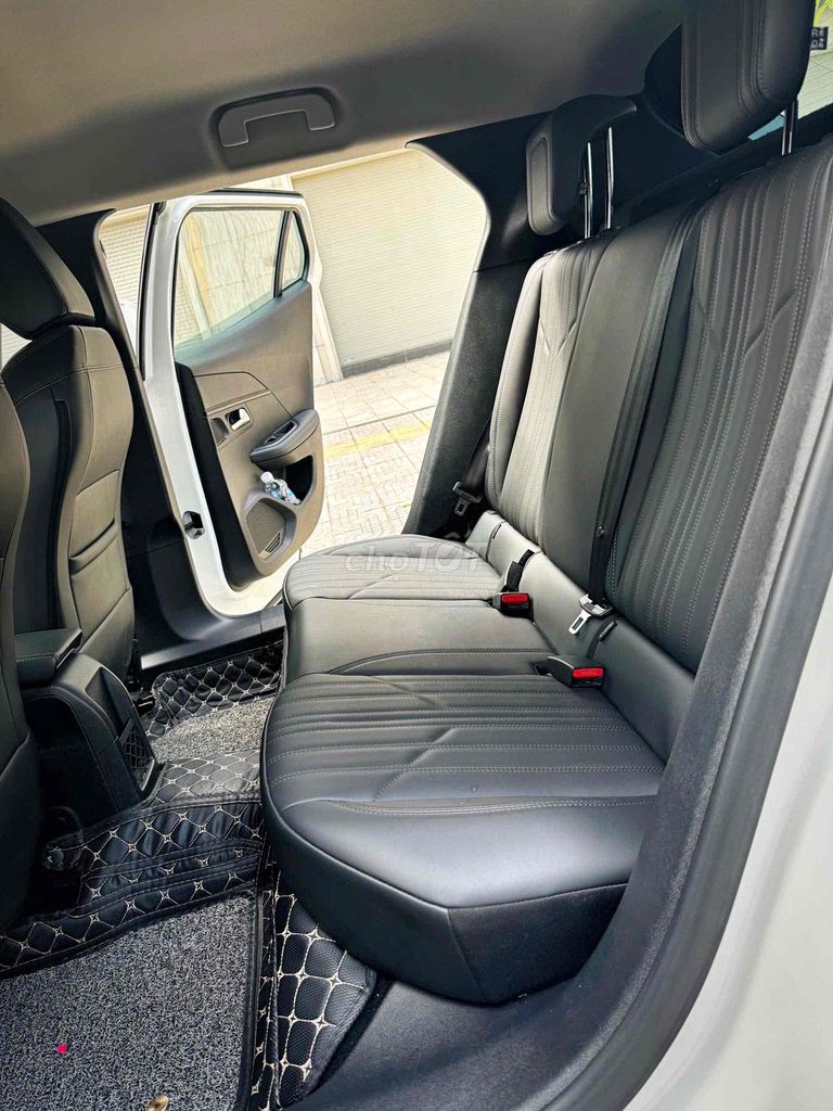 Peugeot 2008 GTline - trắng siêu đẹp siêu cá tính. Mua bán Ô tô tại Quận Cầu Giấy Hà Nội được đăng bởi Thái Hoàng Long Auto hình 17