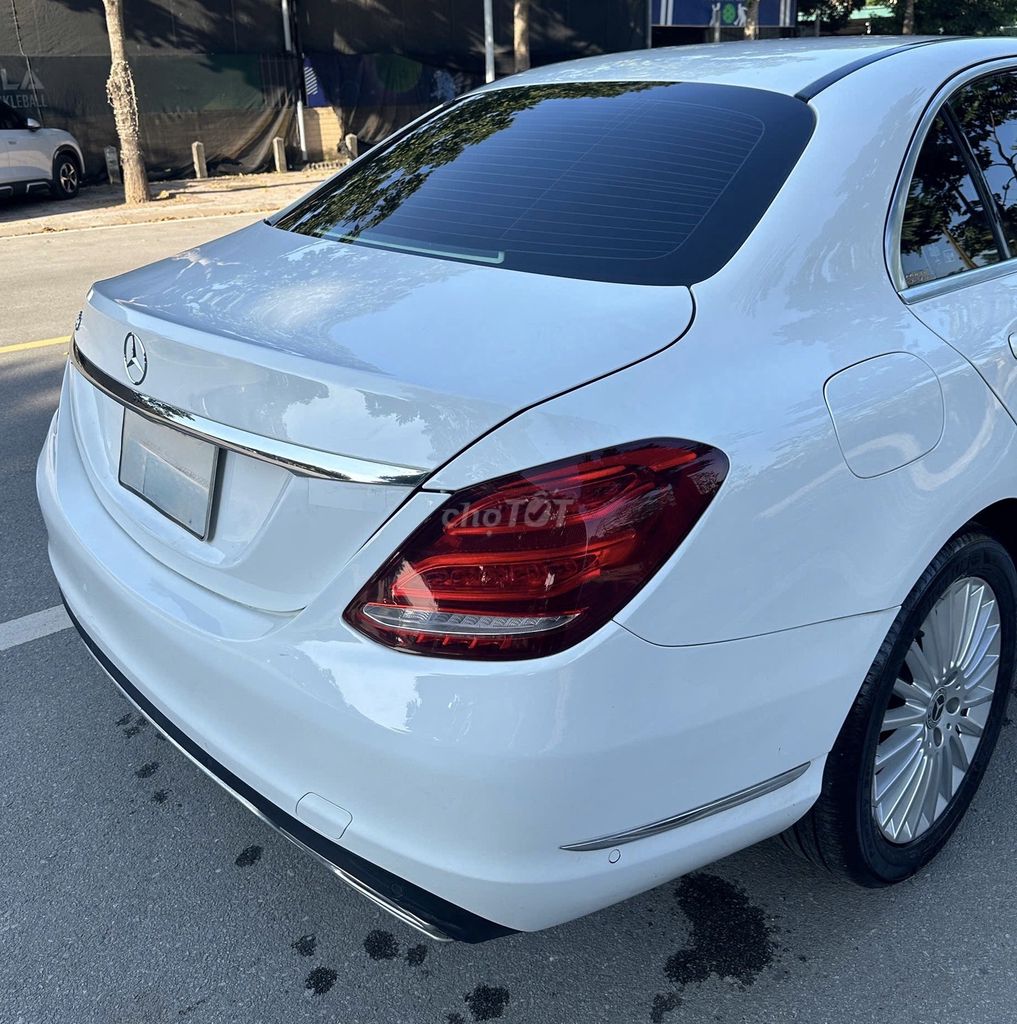 Mercedes-Benz C250 Exclusive 2016 màu trắng. Mua bán Ô tô tại Quận Thanh Xuân Hà Nội được đăng bởi Nguyễn Tuấn Hoàng hình 6