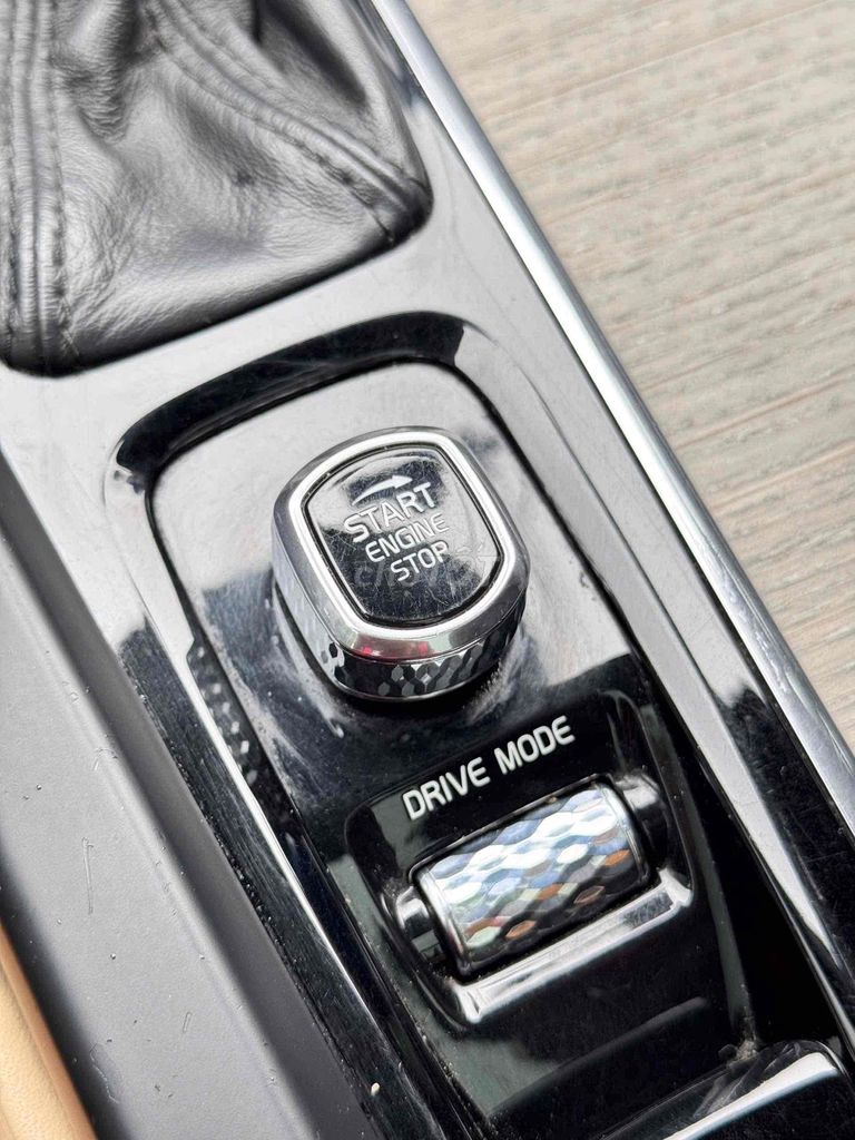 Volvo XC60 T6 awd Inscription 2018. Mua bán Ô tô tại Quận Long Biên Hà Nội được đăng bởi Trang Gala hình 18