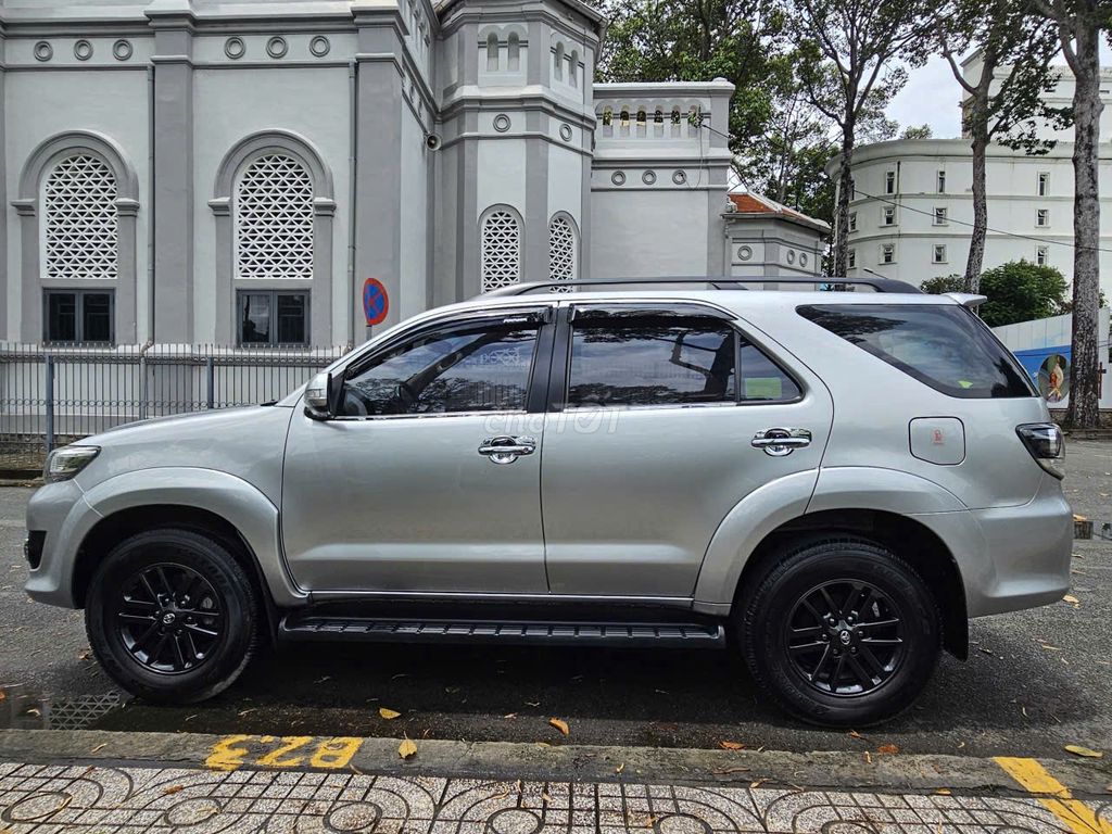 Toyota Fortuner 2.7 AT đăng ký t8/2015, mới 90%. Mua bán Ô tô tại Quận 10 Tp Hồ Chí Minh được đăng bởi Anh Thanh hình 5