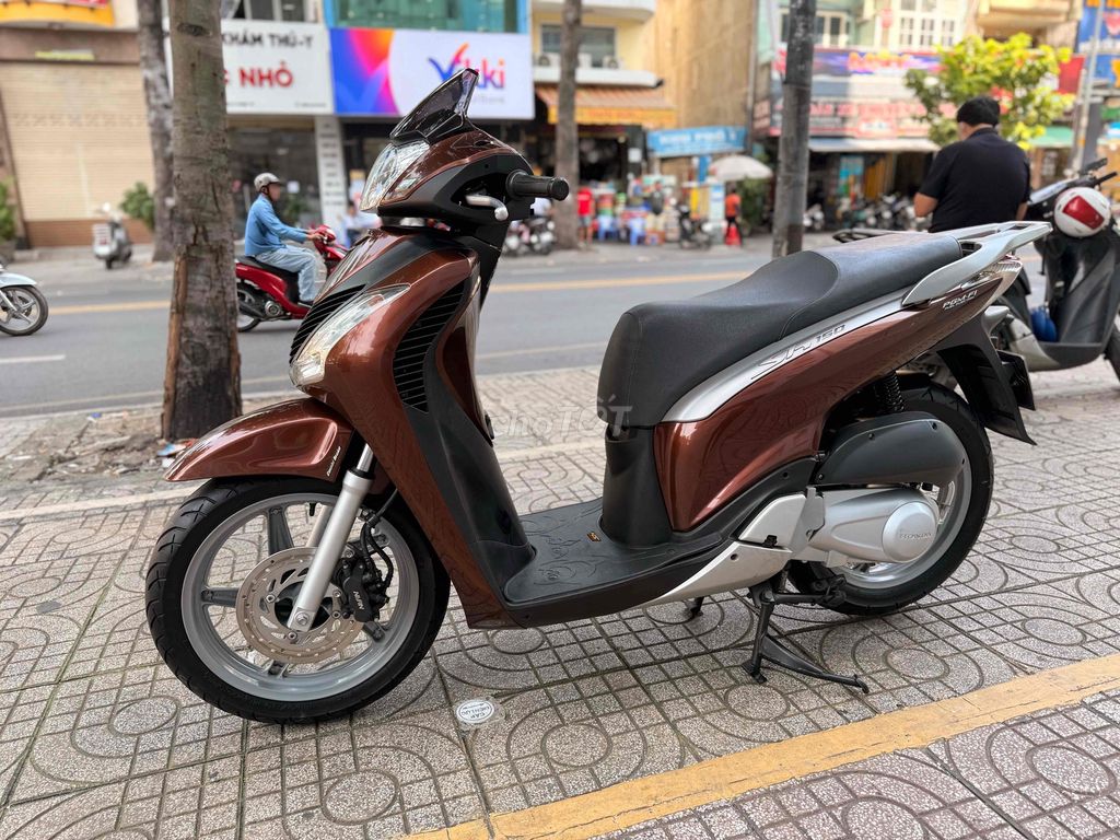 Honda SH150 2011 Nâu 30000 km. Mua bán Xe máy tại Quận 10 Tp Hồ Chí Minh được đăng bởi Giang Lê hình 3