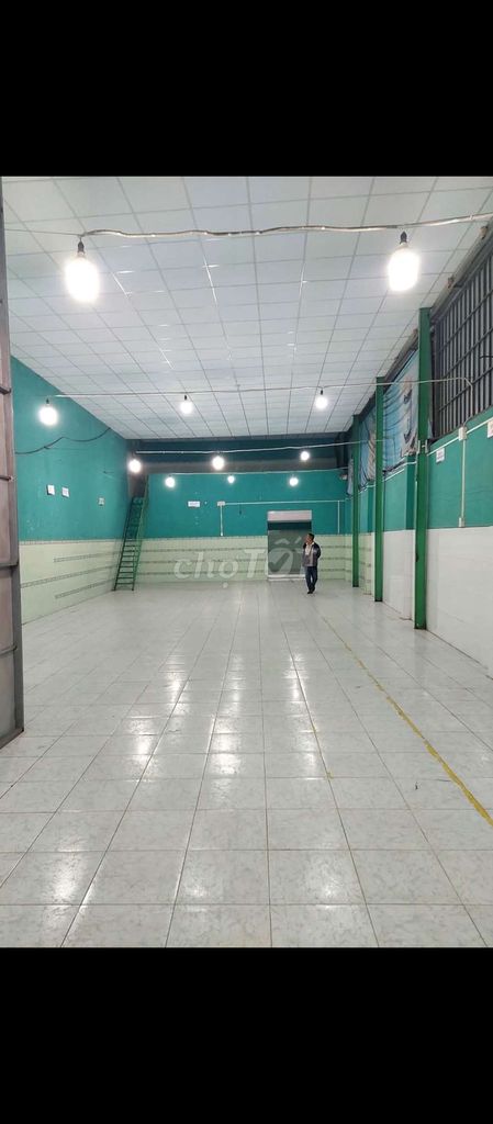 CHO THUÊ KHO 320M2 KẾ KCN TÂN BÌNH ĐƯỜNG TẢI NỀN GẠCH MEN NHƯ HÌNH.