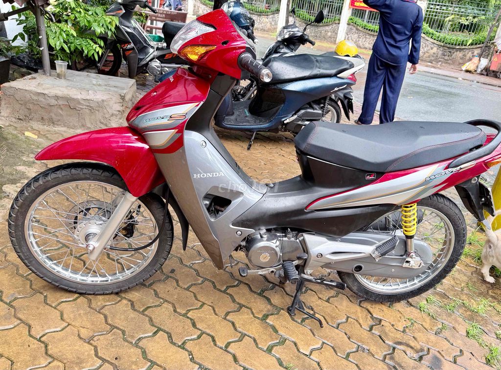 Honda Wave S 100 с гонконгскими номерами на владельца