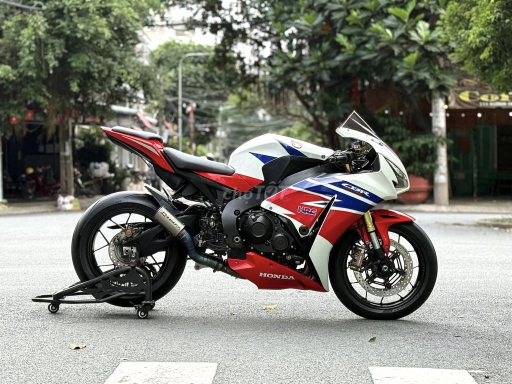 Cần bán Honda CBR1000 date 2014 biển TP. Mua bán Xe máy tại Quận 6 Tp Hồ Chí Minh được đăng bởi Thiên Trà Motor hình 2