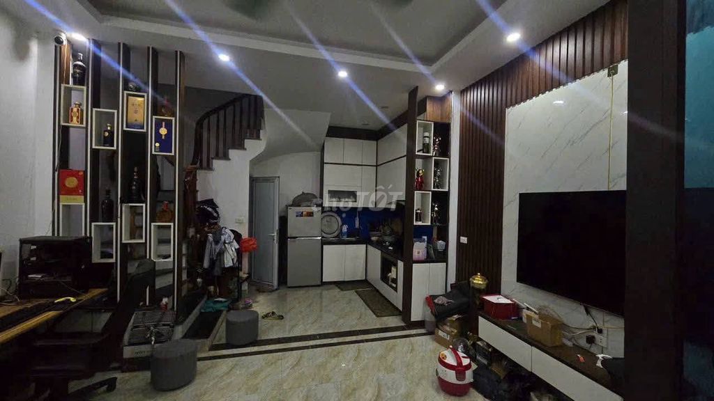 Дом 33м², 5 этажей, 3 спальни возле университета Dai Nam, Bac Lam, Phu Luong