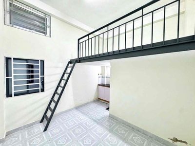 Cho Thuê Phòng Gác Giá Rẻ Sẵn Máy Lạnh Kệ Bếp Gần Luỹ Bán Bích Tân Phú