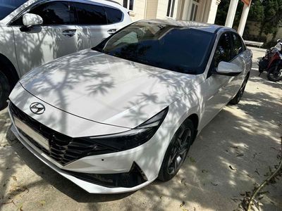 Hyundai Elantra 2.0 Cao Cấp 2024 Trắng 20.000Km
