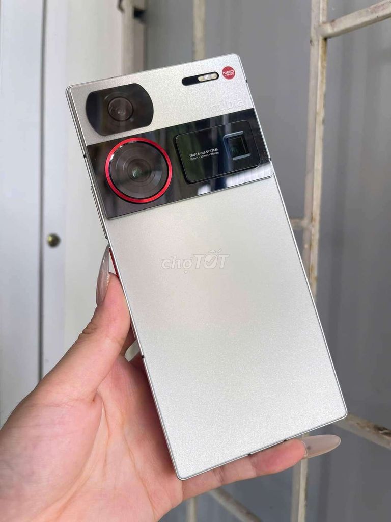 Nubia Z60 Ultra màu bạc máy 99%