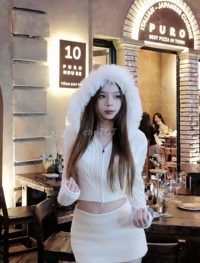 Áo khoác len nữ Croptop Trắng. Mua bán Quần áo tại Huyện Đăk Đoa Gia Lai được đăng bởi Yến Nhi hình 1