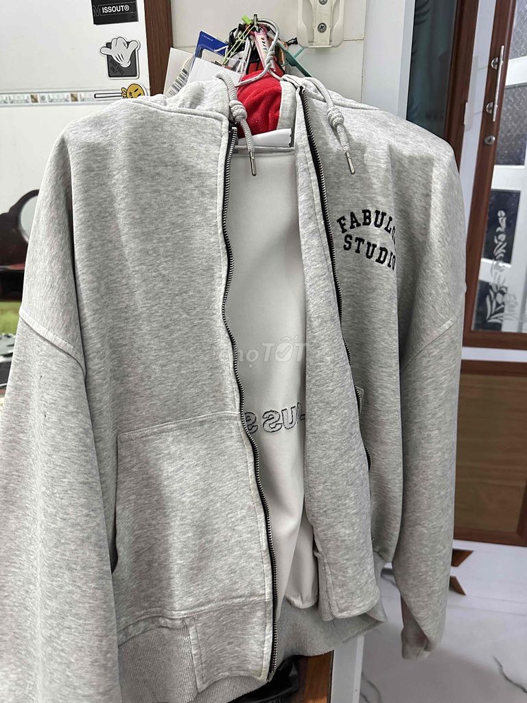 Áo khoác hoodie vải nỉ xám unisex. Mua bán Quần áo tại Huyện An Minh Kiên Giang được đăng bởi Huỳnh Ý hình 1