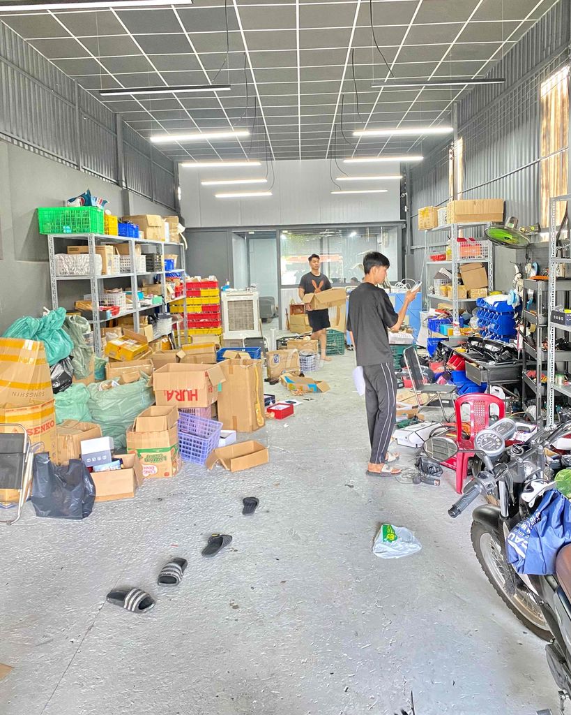 Tuyển Thợ Xe Máy + Lao Động Phổ Thông. Việc làm tại Thành phố Thủ Đức Tp Hồ Chí Minh được đăng bởi Độ Đèn Xe Máy hình 2