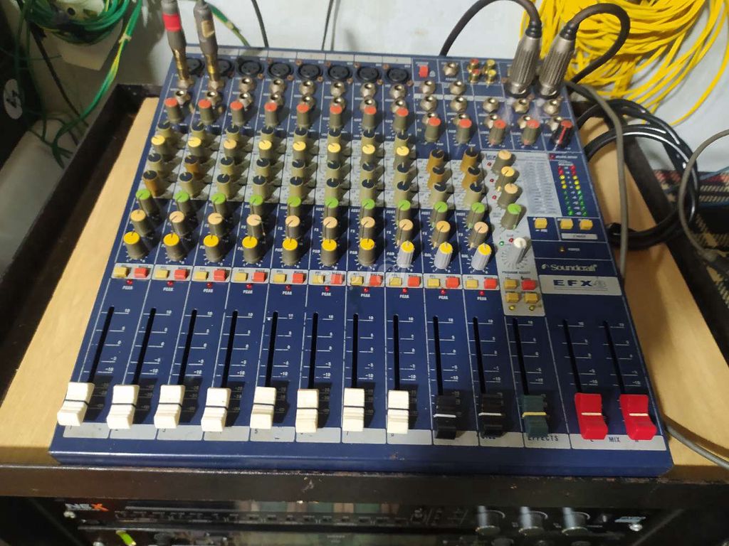 Mixer soundcraft EFX 8 thương hiệu Canada