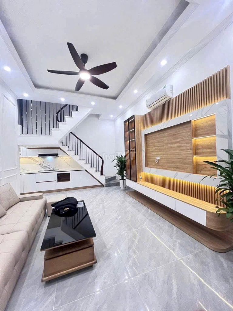 7 tỷ mua nhà phố Hoàng Mai, 1 nhà ra phố, nhà mới, full nội thất.