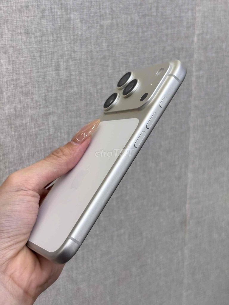 Apple iPhone 17 Pro 512GB Bạc Lock Mỹ Pin 95 92828. Mua bán Điện thoại tại Quận Ninh Kiều Cần Thơ được đăng bởi Quý Mobile Cần thơ hình 1