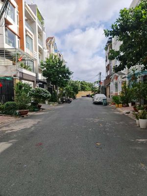 Rent · 5 bd · 80 м² · Quận 7, ул. Đường Phú Thuận