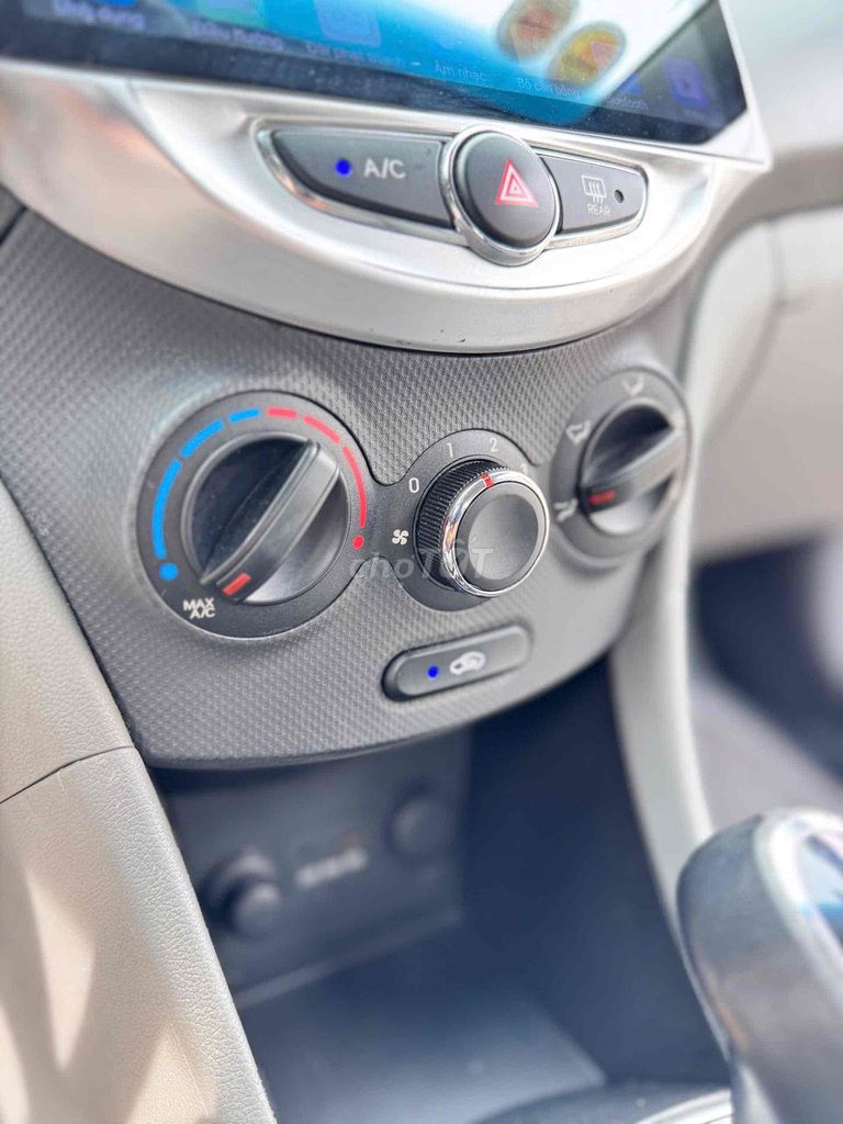 Hyundai Accent 2013 1.4 AT - 90000 km. Mua bán Ô tô tại Quận Gò Vấp Tp Hồ Chí Minh được đăng bởi Ms Thư  hình 6