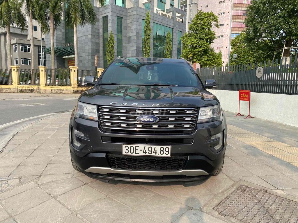 Ford Explorer 2016 2.3L Ecoboost - 100000 km