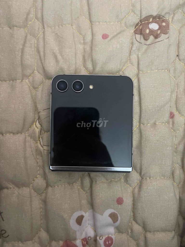 Thanh lý Samsung Z Flip 5 512GB. Mua bán Điện thoại tại Quận Hoàng Mai Hà Nội được đăng bởi Đỗ Minh Trí hình 1