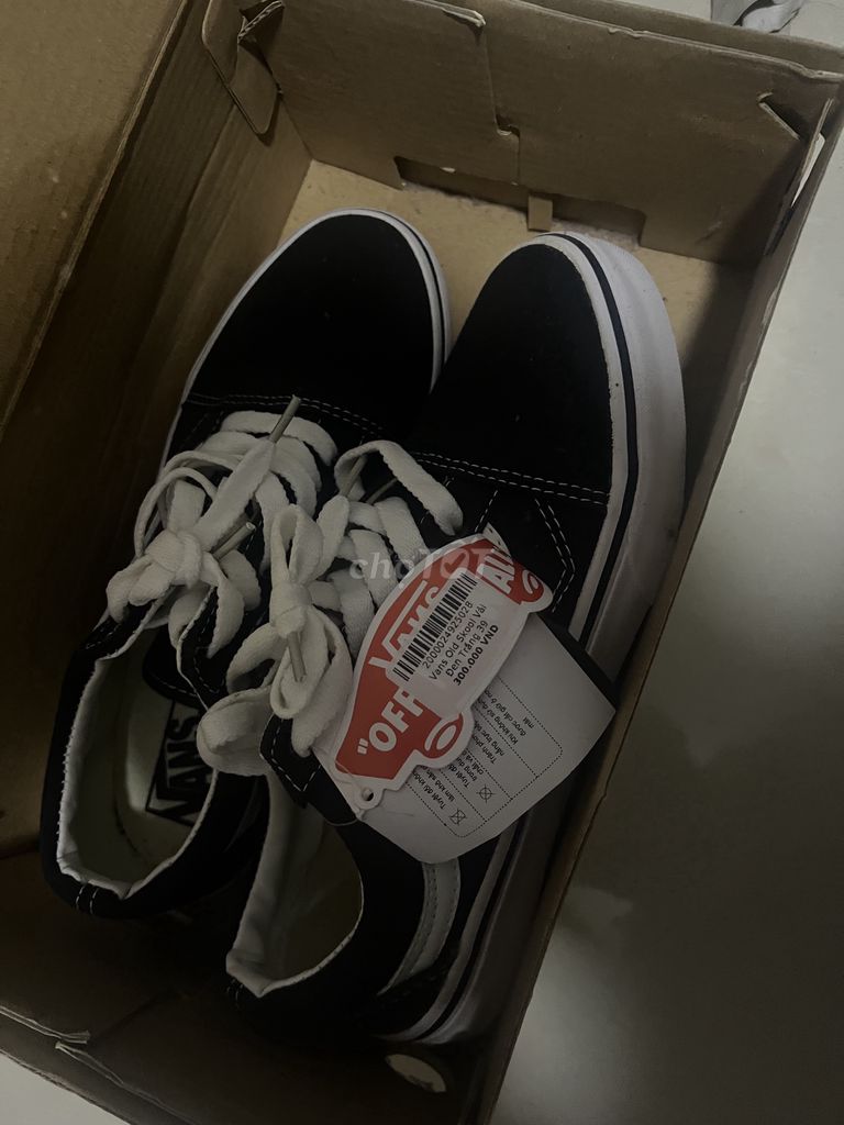 Cần bán đôi giầy vans size 39 giầy mới