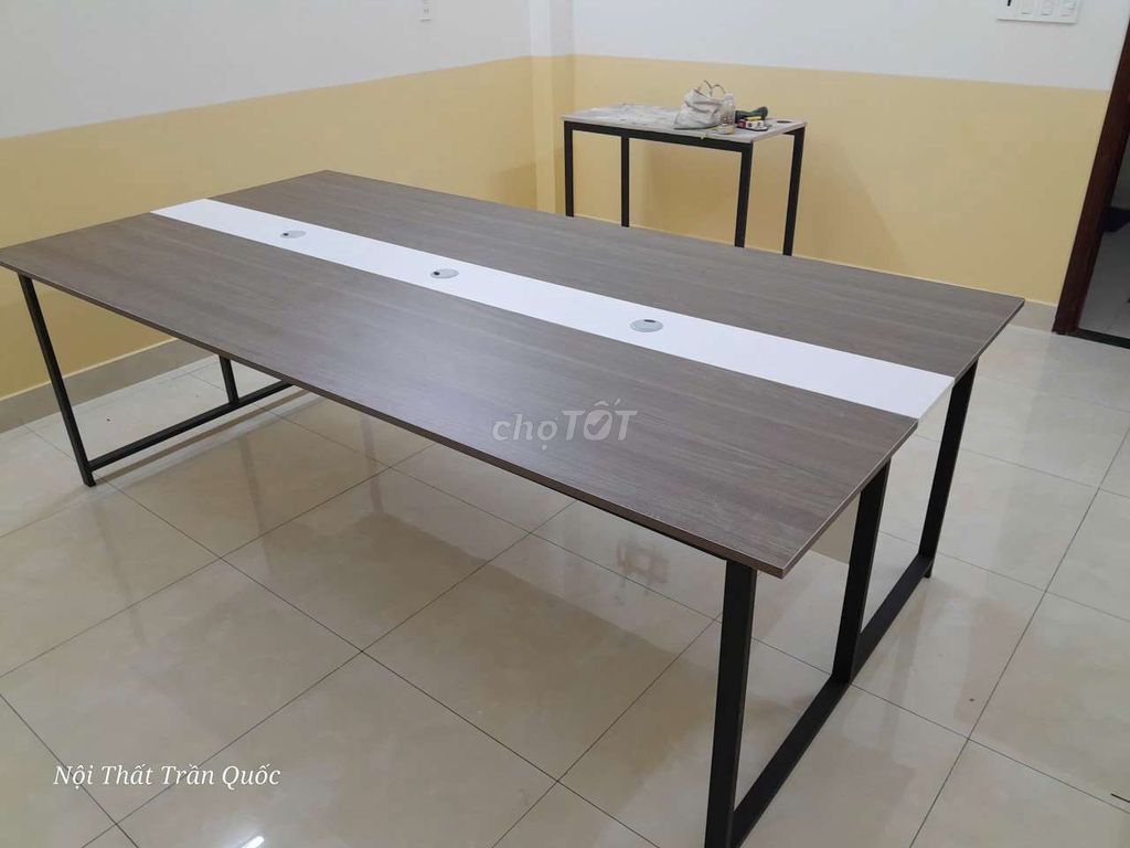 Bàn họp chân sắt 2m4 x 1m2