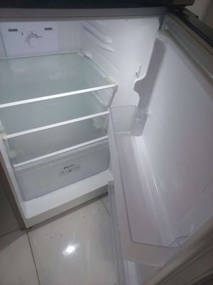 CHUYỂN NHÀ CẦN THANH LÝ TỦ LẠNH CÒN SÀI RẤT TỐT. Mua bán Tủ lạnh tại Thành phố Dĩ An Bình Dương được đăng bởi khải Huyền