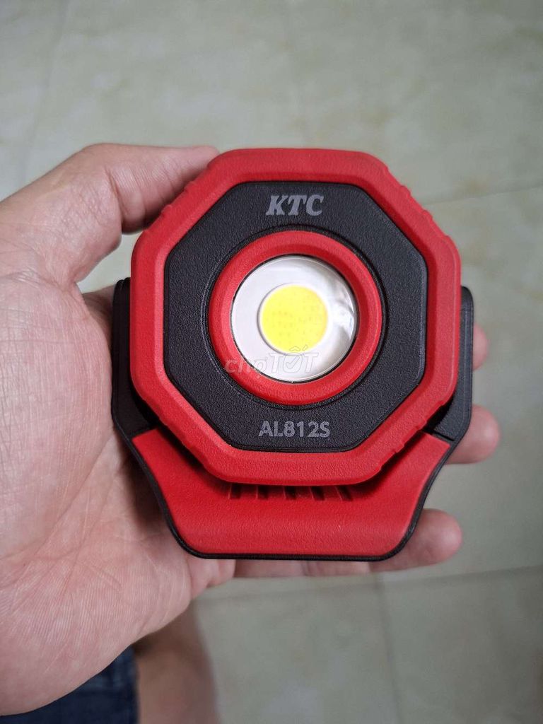 Đèn pin KTC AL812S Đỏ, Đen. Mua bán Đèn tại Quận Hải Châu Đà Nẵng được đăng bởi Khoa hình 1