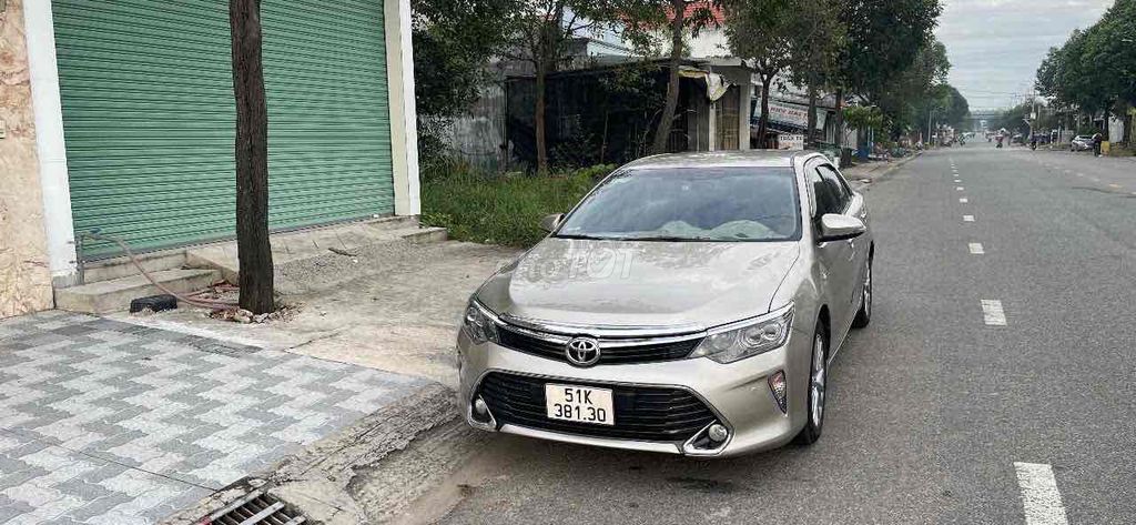 Toyota Camry 2018 2.5Q Vàng cát. Mua bán Ô tô tại Thị xã Bến Cát Bình Dương được đăng bởi Vũ Hiền hình 1