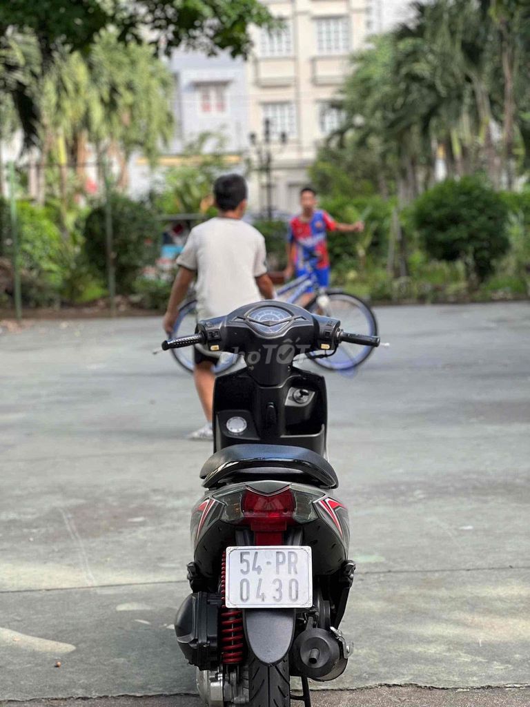 xe SYM kimco 2010  màu xam xi măng mới ken  99%. Mua bán Xe máy tại Thành phố Thủ Đức Tp Hồ Chí Minh được đăng bởi Nguyễn Thanh Bình hình 2