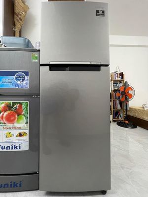 Tủ lạnh Inverter 236L, màu ghi sáng