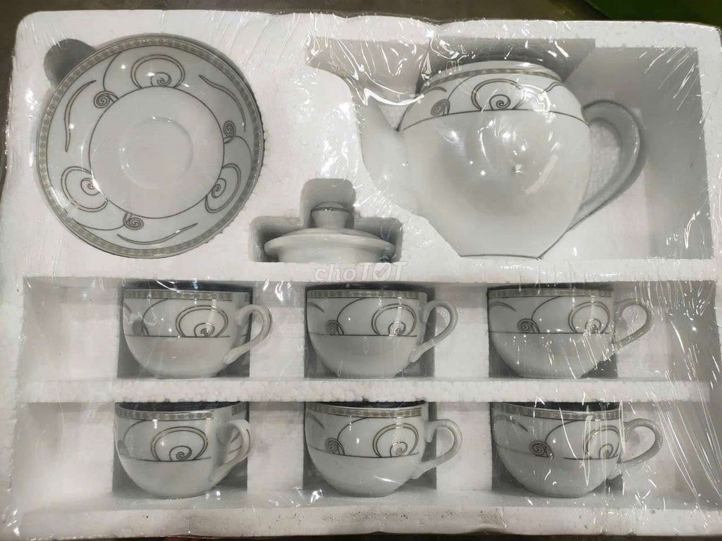Bộ ấm chén trà màu Trắng Mới 100%. Mua bán Nội thất, đồ gia dụng khác tại Thành phố Thủ Đức Tp Hồ Chí Minh được đăng bởi Thực Phẩm Tuấn Ngọc hình 1