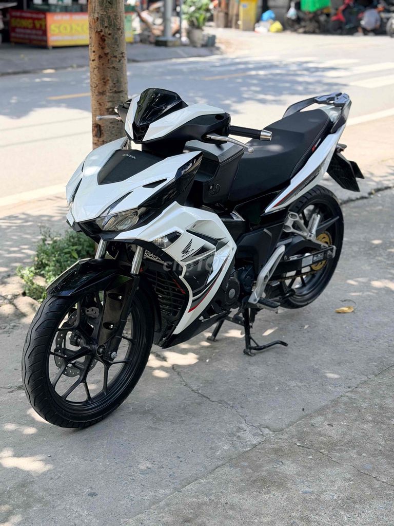 Honda Winner X 2022 Бело-черный 19 000 км
