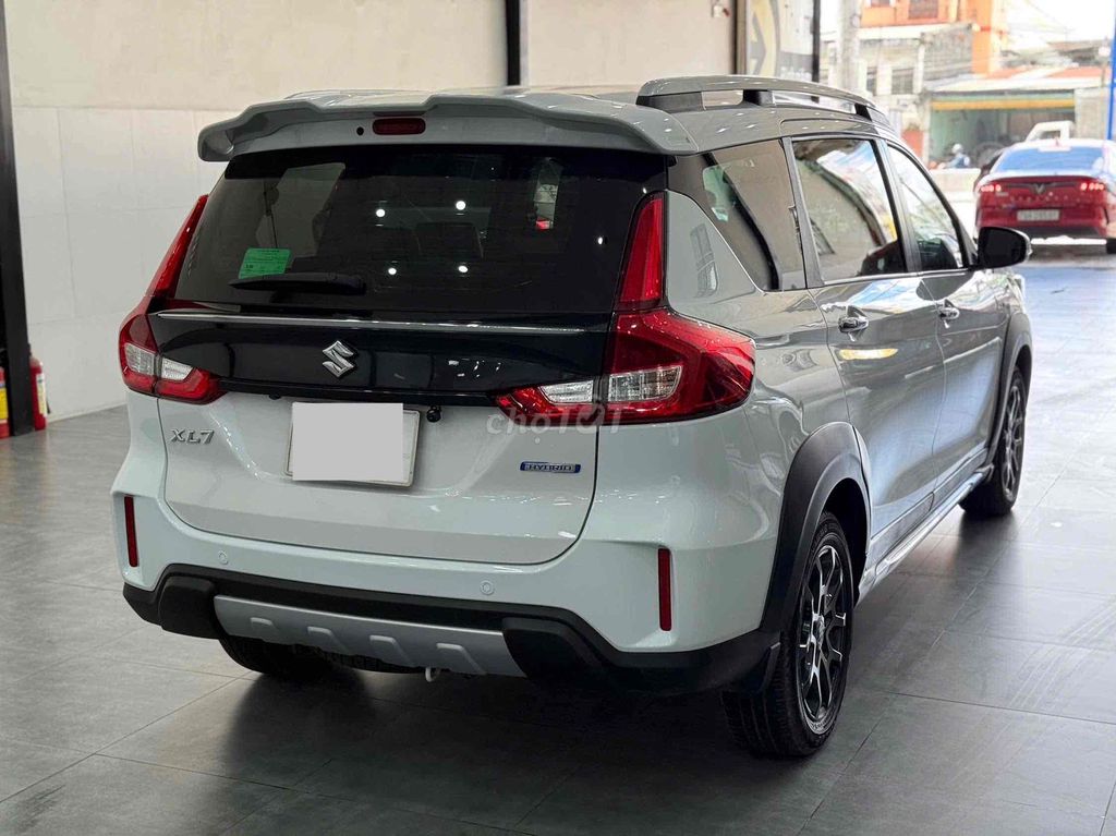 Suzuki XL7 Hybrid 2024 Белый — 7 мест, экономичный