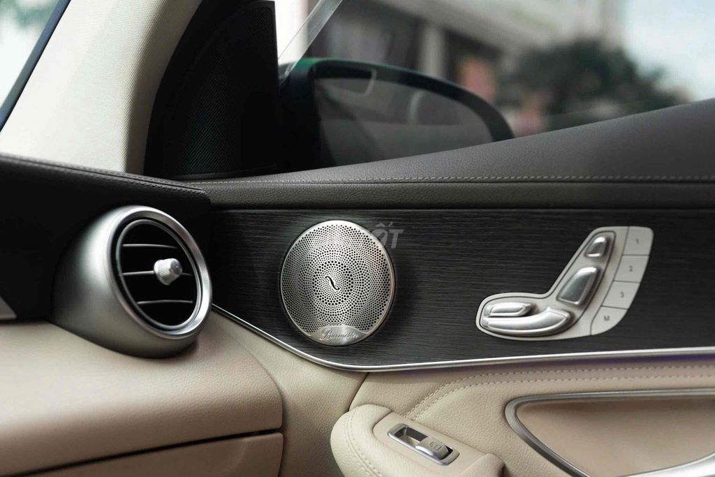 Mercedes Benz GLC300 4matic 2021 Đen // Kem. Mua bán Ô tô tại Quận 7 Tp Hồ Chí Minh được đăng bởi Nguyễn Lê Trung hình 11