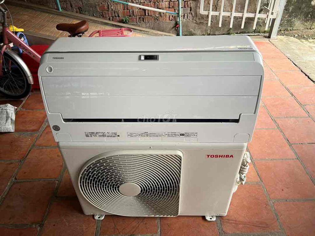 Máy lạnh Toshiba vip 1.5hp camera