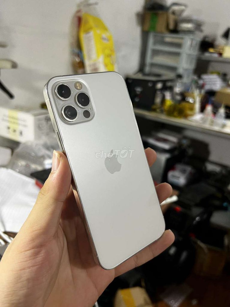 Apple iPhone 12 Pro 128GB Bạc. Mua bán Điện thoại tại Huyện Đầm Hà Quảng Ninh được đăng bởi Minh Nguyễn hình 1