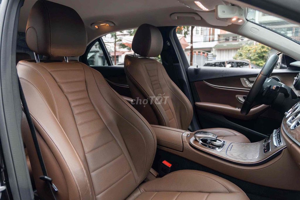 Mercedes E200 Model 2020 - Đen Nâu - 1 chủ. Mua bán Ô tô tại Quận 7 Tp Hồ Chí Minh được đăng bởi Thật Nguyễn LongAnh Auto hình 6