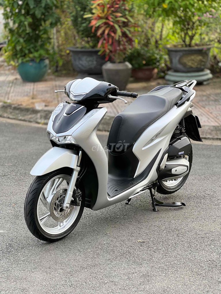 Shvn 125 Cbs Bạc Đen Porsche Cuối 2022 Leng Keng🎉🎉. Mua bán Xe máy tại Thành phố Biên Hòa Đồng Nai được đăng bởi Xe Máy Phát Đồng hình 6