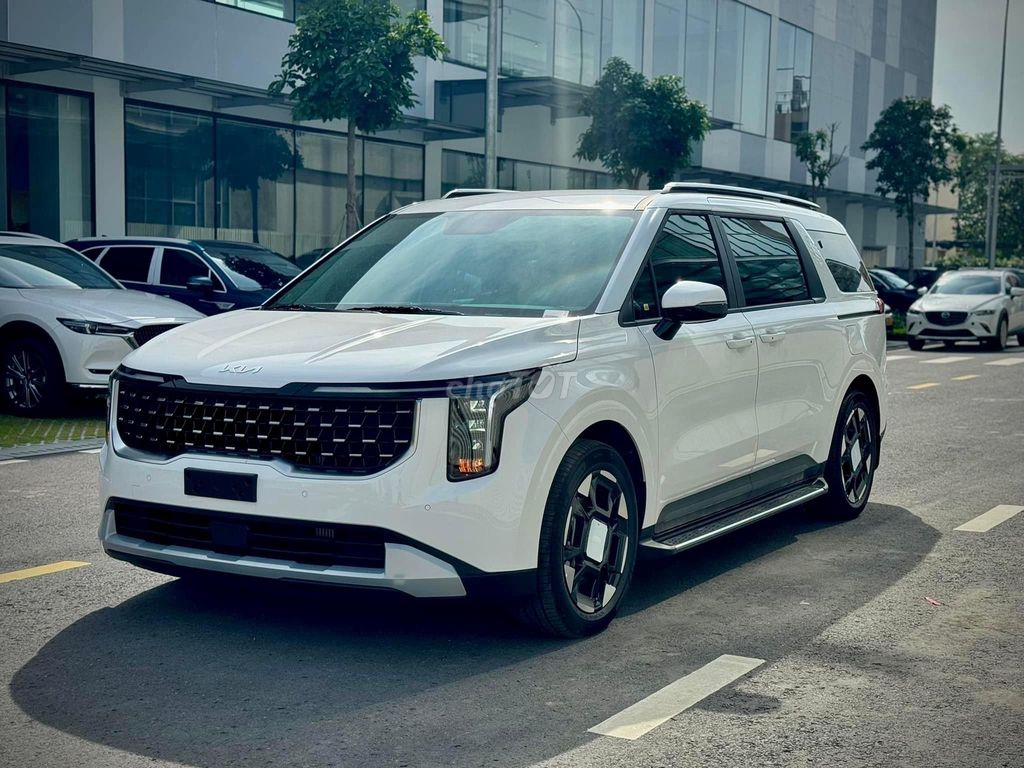 New Carnival Luxury - Tặng bảo hiểm và Voucher. Mua bán Ô tô tại Quận 7 Tp Hồ Chí Minh được đăng bởi Trọng Nhân hình 1