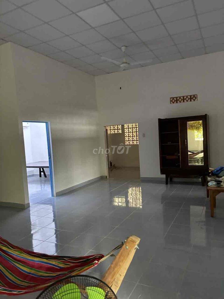 Аренда · 3 комн. · 3000 м² · Huyện Nhà Bè, ул. Đường Lê Văn Lương