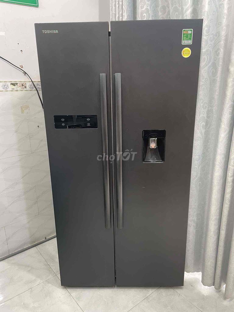 Bán nhanh em Tosshiba inverter 515l zin đẹp bóng l