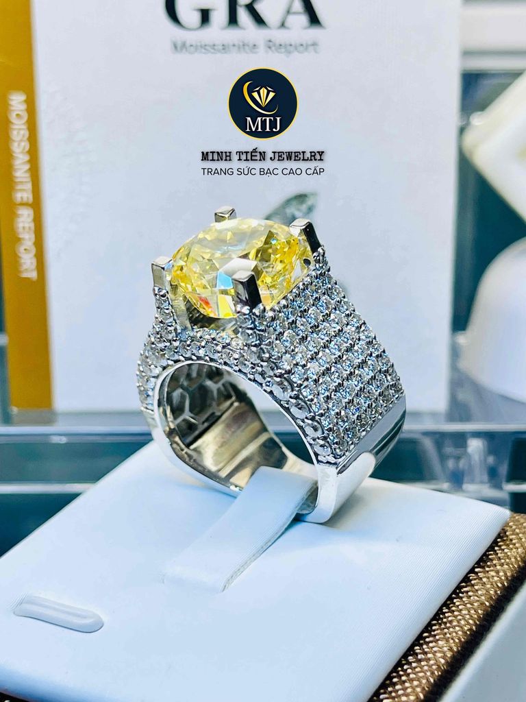 Nhẫn Gia Công thiết kế Full Moissanite, Đá Chủ Nam