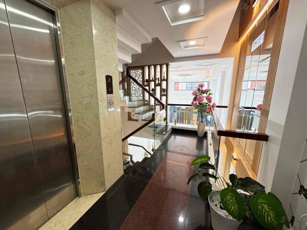 Продажа 5-этажного дома с лифтом, 88м2, общая площадь 268м2, дорога 5м