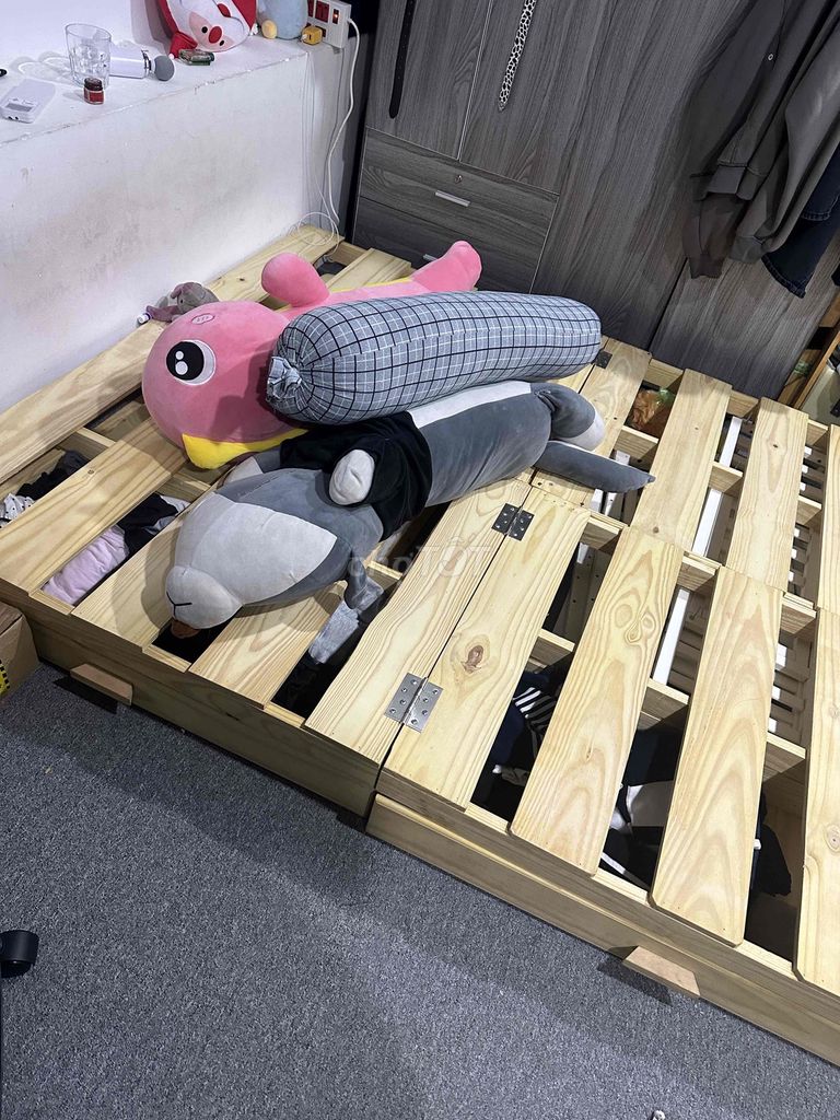 Giường pallet Gỗ 1m8x2m. Mua bán Giường, chăn ga gối nệm tại Quận Bình Thạnh Tp Hồ Chí Minh được đăng bởi Bùi Thiên Phước hình 1