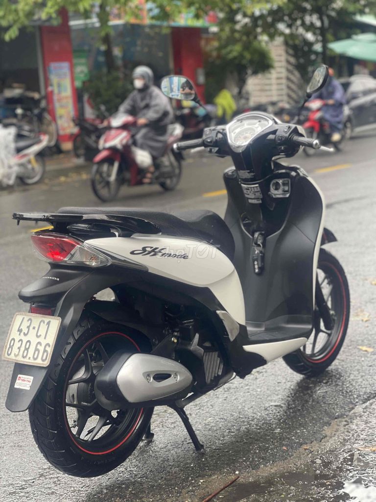 Honda SH Mode 2018 Trắng Đen 12.000 km. Mua bán Xe máy tại Quận Thanh Khê Đà Nẵng được đăng bởi Song Vo hình 2